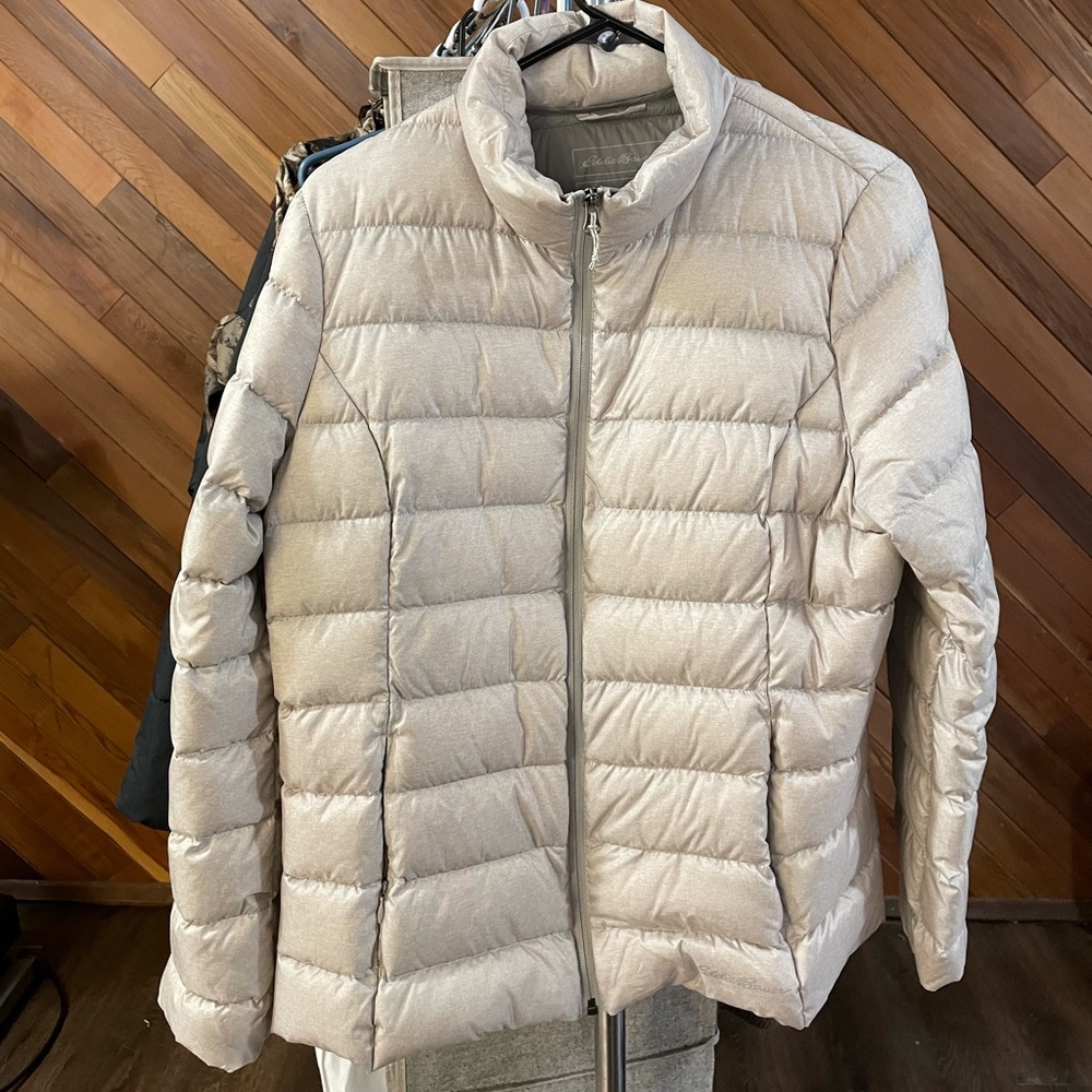 Size large Eddie Bauer jacket - LIGHT GREY